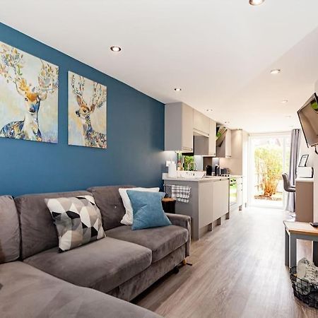 One Bedroom Apartment, Driveway, Bracknell Centre Eksteriør bilde
