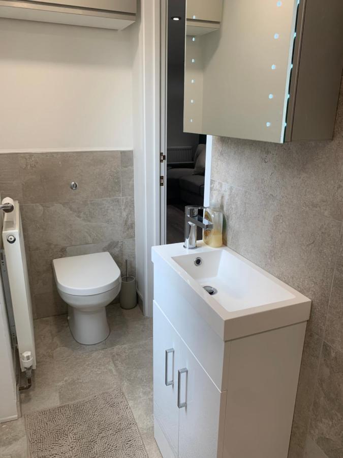 One Bedroom Apartment, Driveway, Bracknell Centre Eksteriør bilde