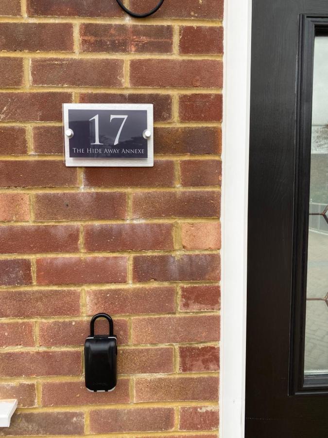 One Bedroom Apartment, Driveway, Bracknell Centre Eksteriør bilde