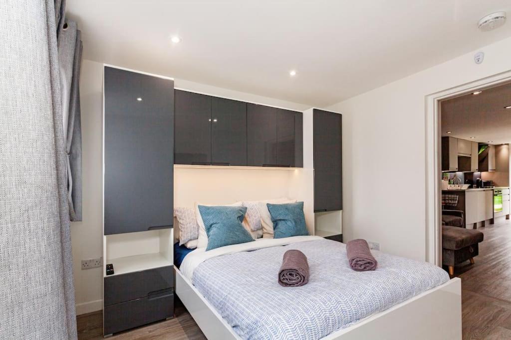 One Bedroom Apartment, Driveway, Bracknell Centre Eksteriør bilde