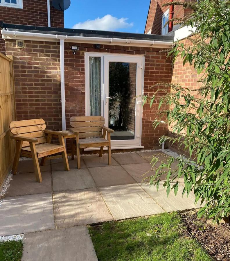 One Bedroom Apartment, Driveway, Bracknell Centre Eksteriør bilde